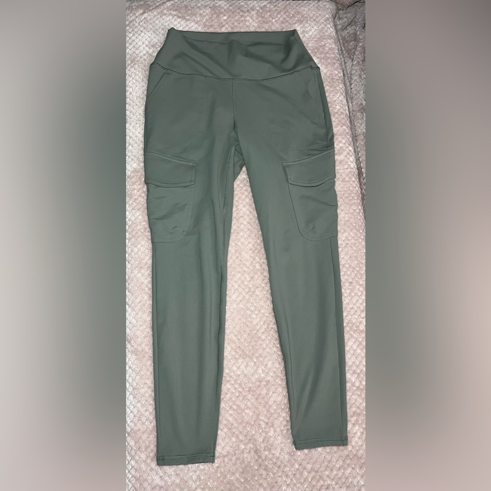 Avalanche Green Cargo leggings